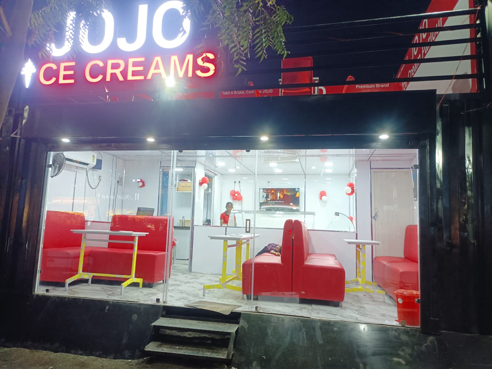 JOJO Ice Cream Shop
